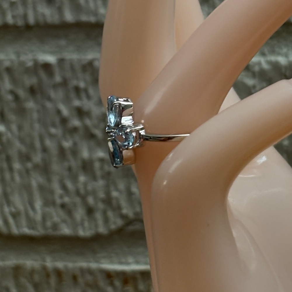 Natural 3.20 carat Genuine Swiss Blue Topaz Pear Cut 4-leaf clover ring Size 6 - Picture 11 of 15